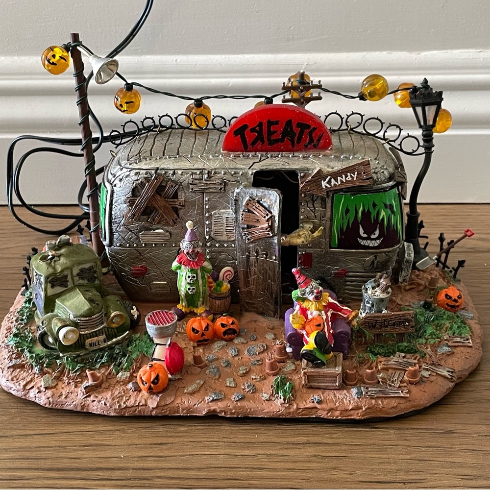 Lemax Spooky Town Killer Clown Mobile Home Michael's Exclusive! Retired